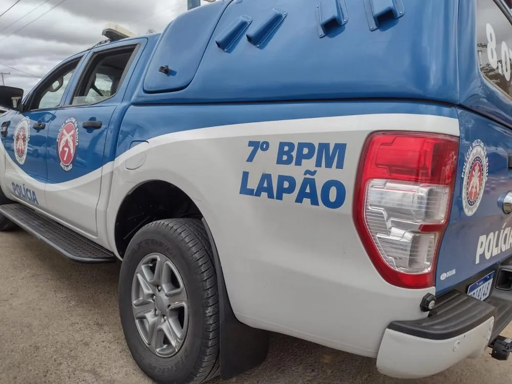 Mulher é assaltada em frente aos Correios em Lapão