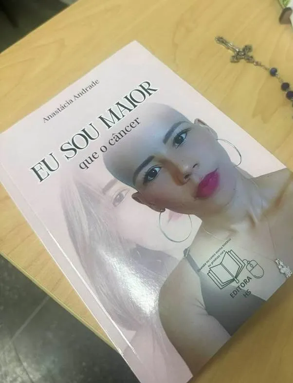 Técnica em enfermagem do Hospital de Irecê vence câncer de mama e transforma sua experiência em livro e documentário