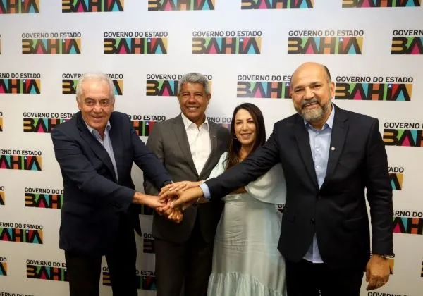 Jerônimo recebe prefeitos de diversas cidades para discutir investimentos