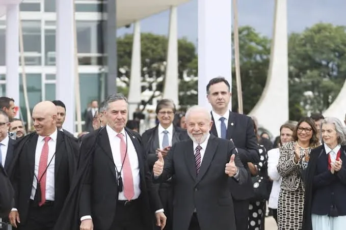 Lula, ministros do STF e parlamentares ganham aumento a partir de fevereiro 
