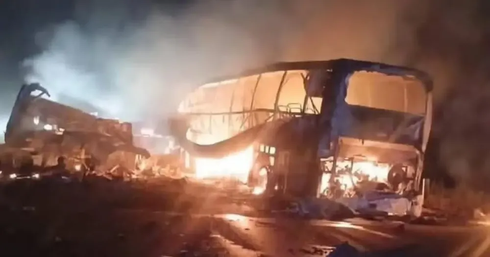 Acidente envolvendo ônibus deixa dezenas de mortos no México