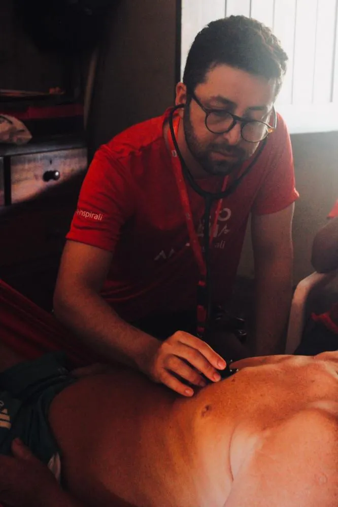 Médico ireceense vai a Benin para atender população vulnerável