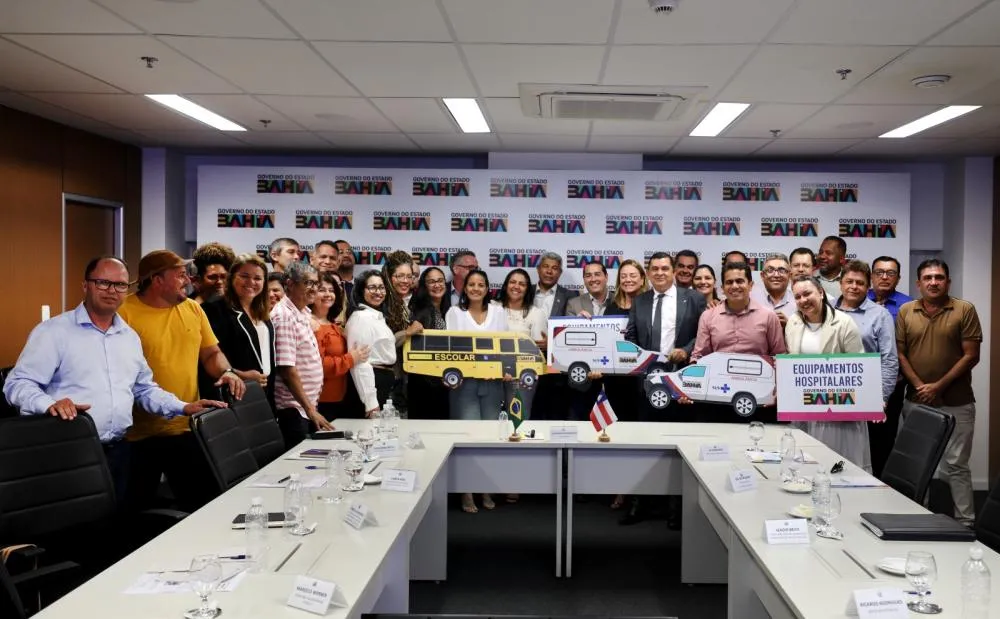Durante reunião com prefeito de João Dourado, governador reforça investimentos para o município