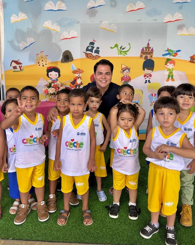 Jussara: Crianças da Creche Brinquedoteca recebem novos fardamentos