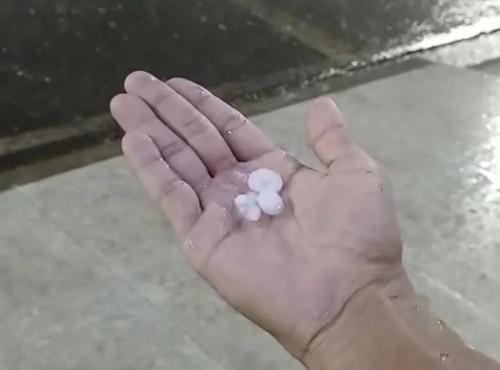 Xique-Xique registra chuva de granizo 