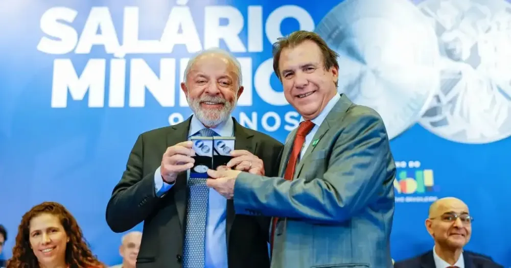 Em evento de 90 anos da legislação, Lula diz que salário mínimo é baixo