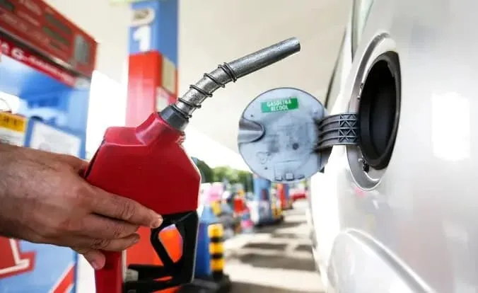 Gasolina e diesel sobem mais de 13% na Bahia após novo reajuste da Acelen Leia mais em https://panoramadabahia.com.br/gasolina-e-diesel-sobem-mais-de-13-na-bahia-apos-novo-reajuste-da-acelen