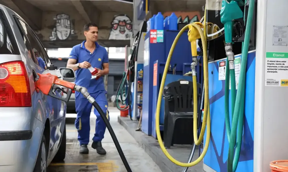 Gasolina pode ficar mais barata no Brasil com subsídio de R$ 0,44 por litro