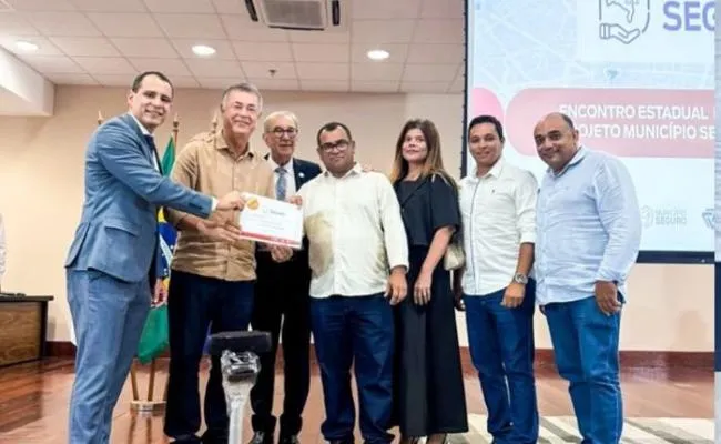 Presidente Dutra marca presença em encontro estadual sobre segurança pública na Bahia
