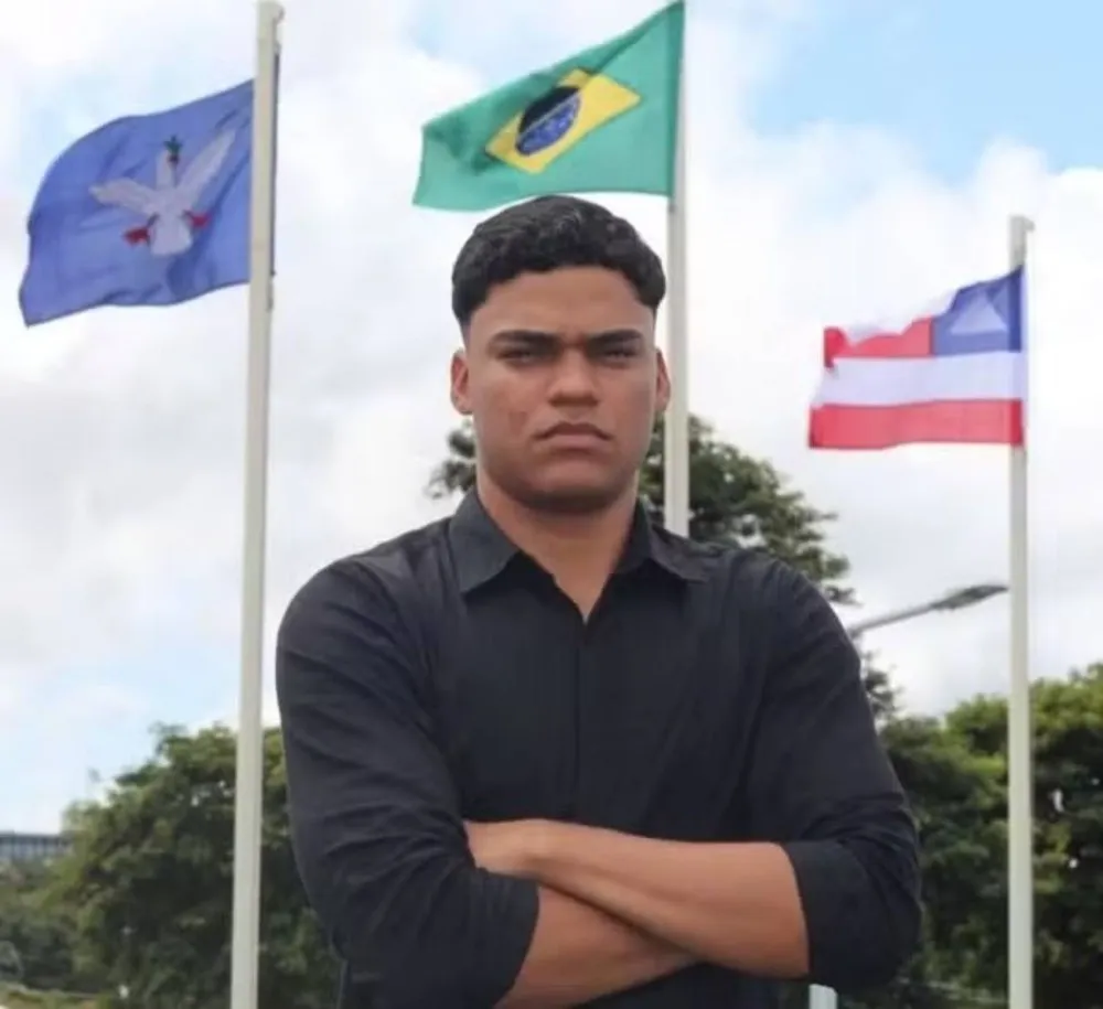 Sandro Filho é o deputado federal mais jovem eleito pela Bahia em 2026, aos 21 anos