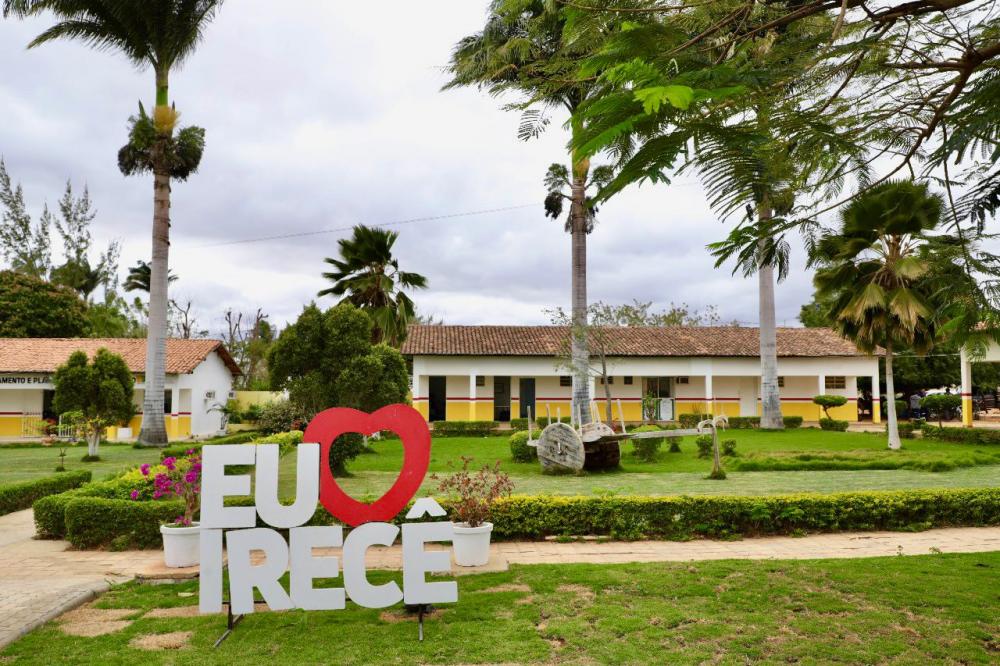 Prefeitura de Irecê lança concurso com 44 vagas para cargos efetivos na Educação